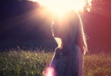 Seeing our thinking, not being our thinking