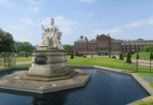 Meghan and Harry expecting first child